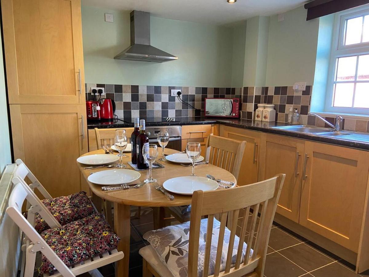 Holiday home 3 Bedroom Sleeps 5 Village Location *